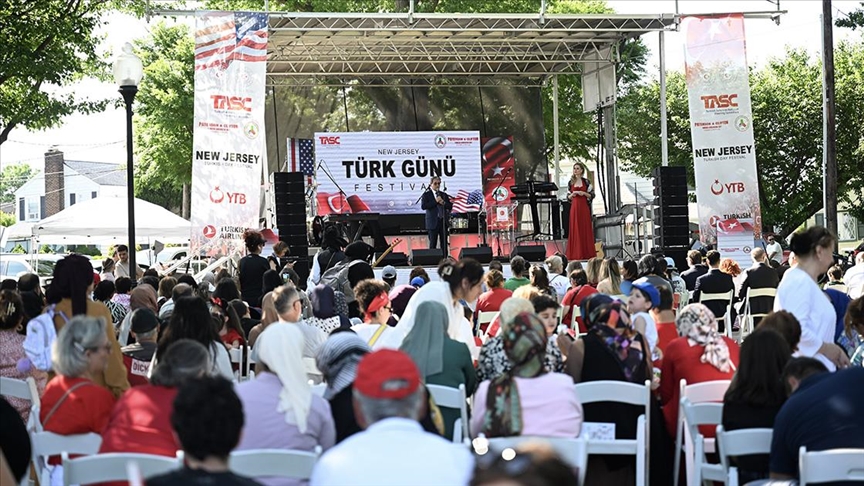 abdnin-new-jersey-eyaletinde-turk-gunu-festivali-yapildi.jpg