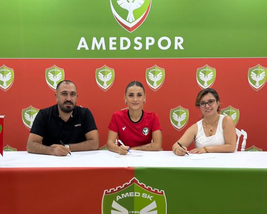 amedspor-kadin-futbol-takimi-2.jpg