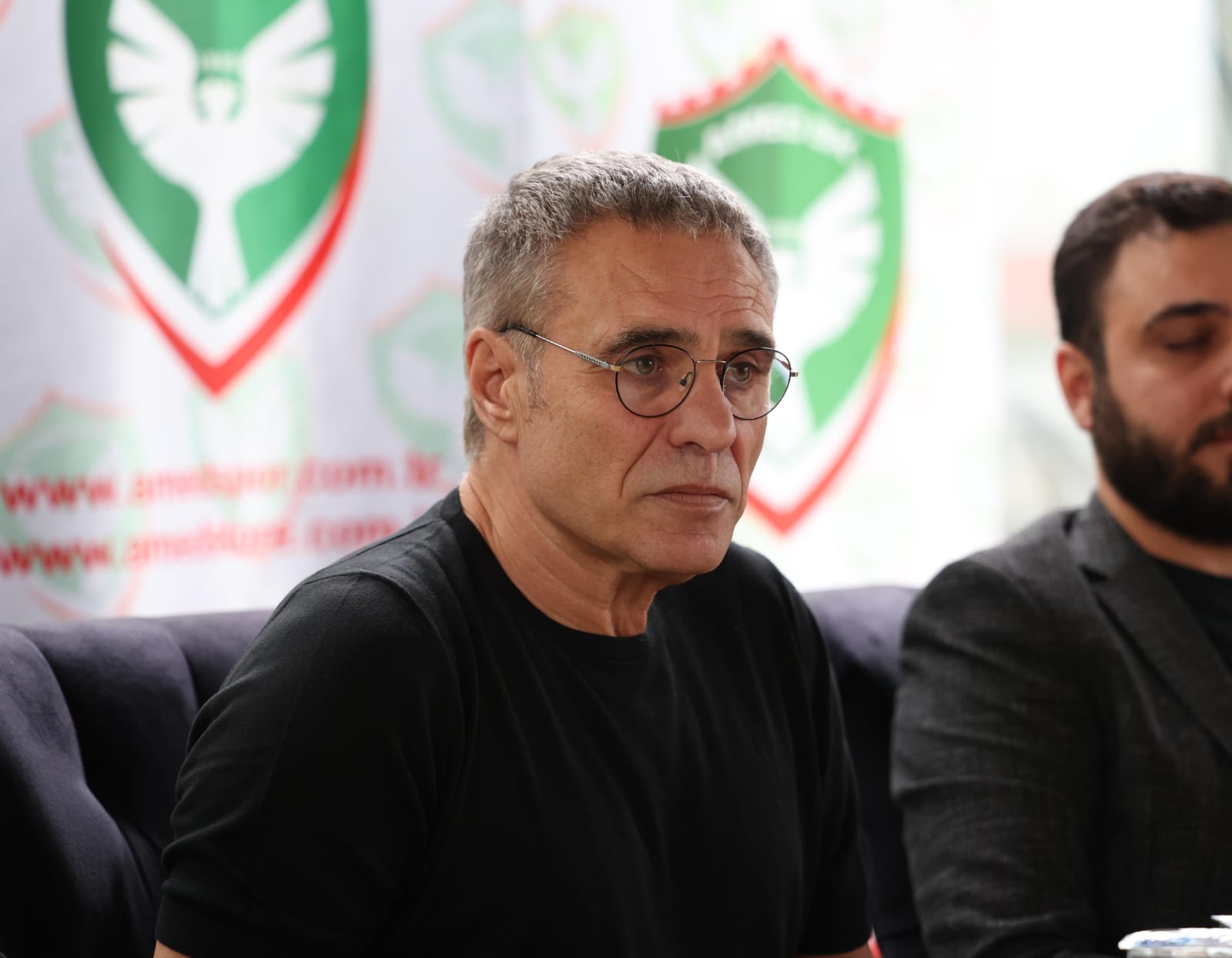 amedspor-tek-sese-tek-yurek-boluspor-maci.jpg