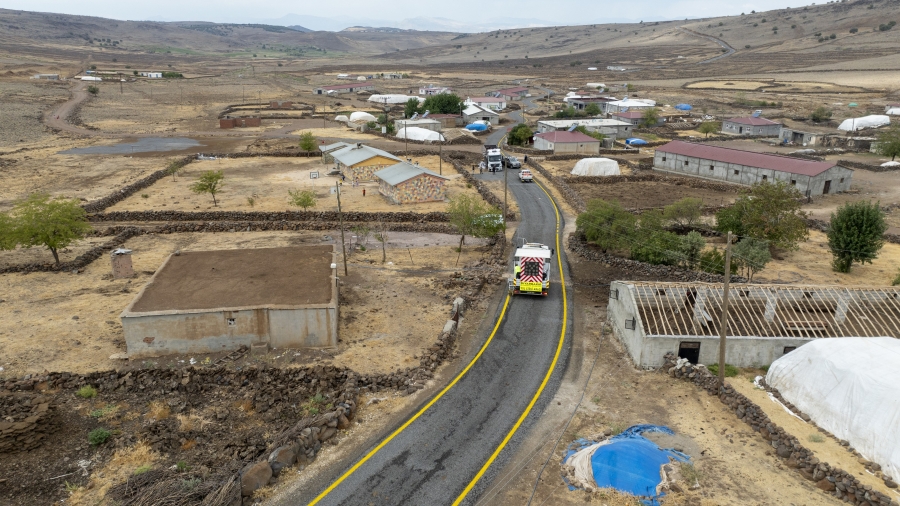 kirsal-mahallelerde-250-kilometre-yeni-yol-yapildi.jpg