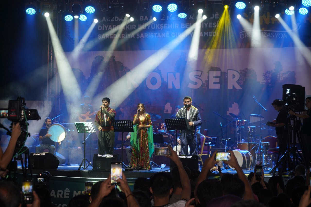 seyh-said-meydaninda-konser-coskusu-2.jpeg