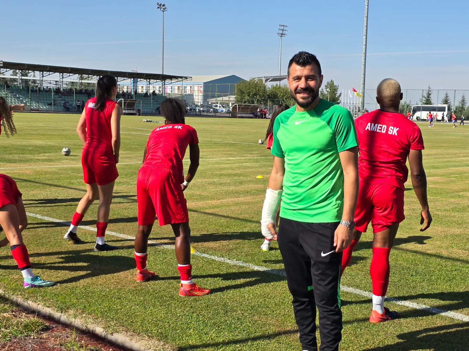 amedspor-kadin-futbol-takiminda-izinler-1.jpg