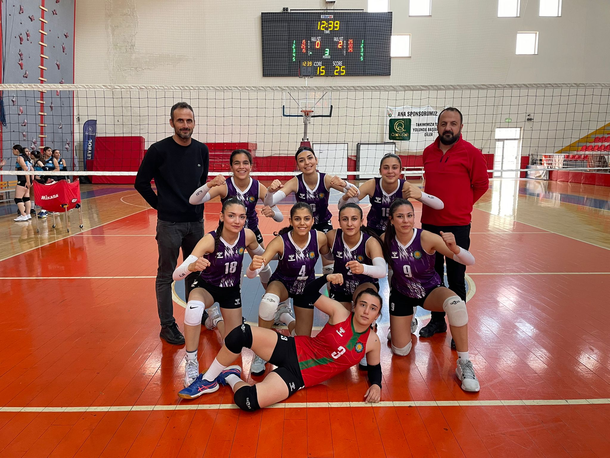 diyarbakir-buyuksehir-belediye-genc-kadinlar-voleybol-takimi-5.jpg