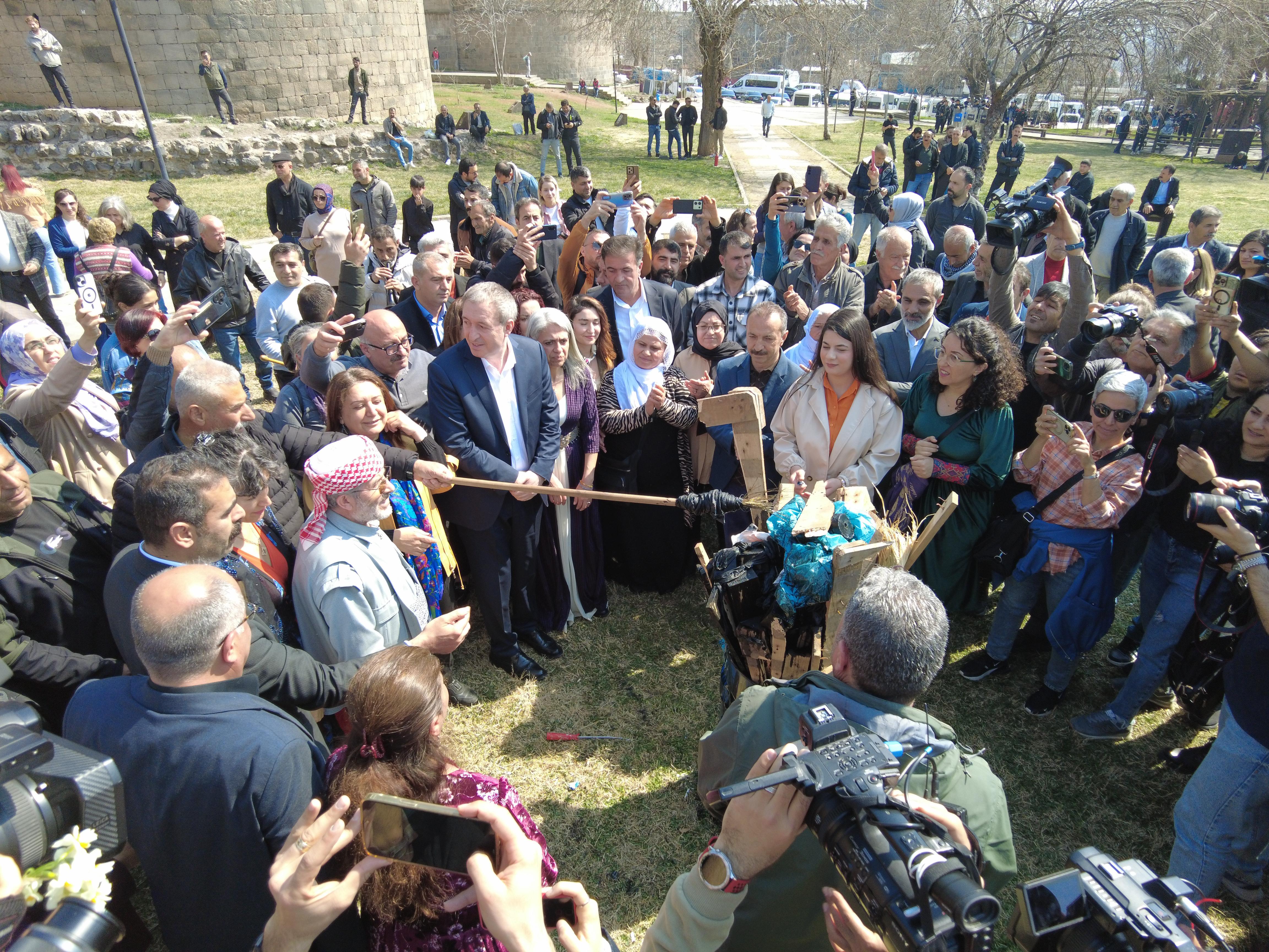 newroz-atesi-1.jpeg